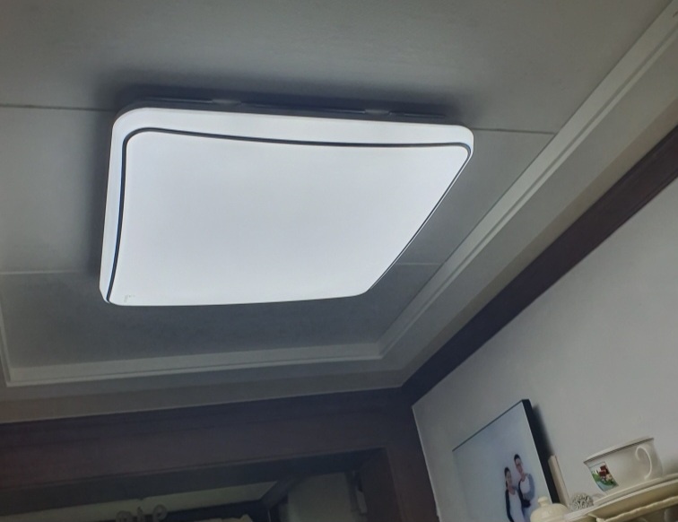 2049235227_VRwEN8Jl_f210a066616456767c439384f3cd940e510e96d6.jpg 이미지크게보기